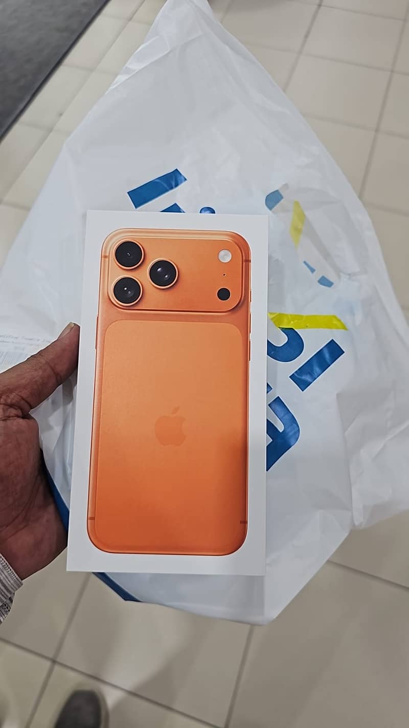 Apple iPhone 17 Pro Max (  رابطہ: Jhanzaib Khan – 0332 3039145)

                                                            alt=
