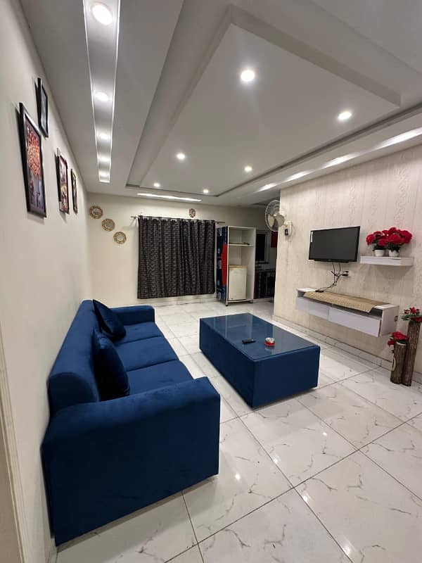 Daily basis luxury short stay apartments in bahria town lahore

                                                            alt=