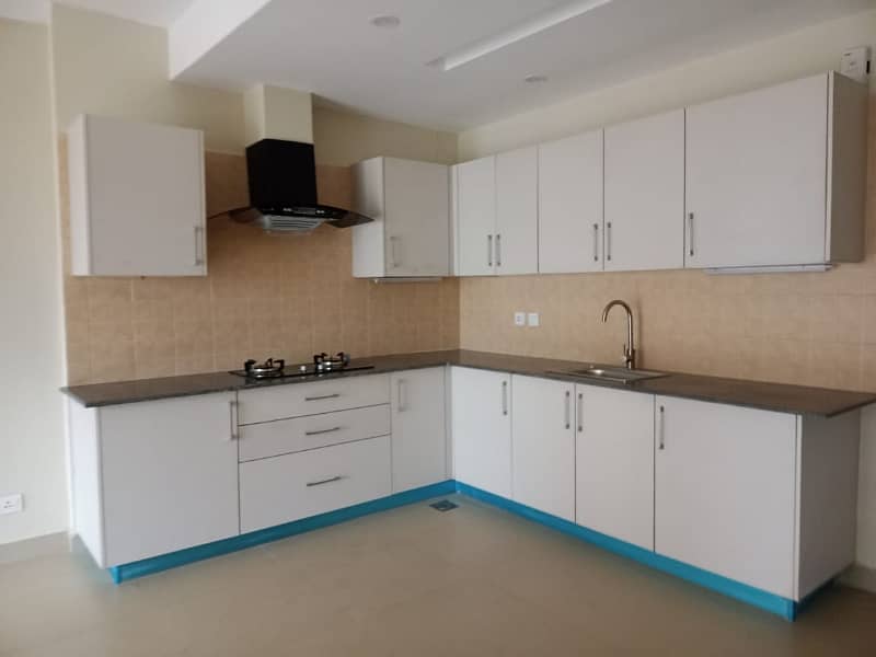 Luxury 1-Bed Apartment At Cube Apartments, Bahria Enclave - Prime Location Near Masjid, Parking, And 24/7 Security

                                                            alt=