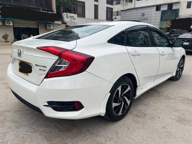 Honda Civic CVT-i Sunroof Model 2016 / Corolla Yaris BMW Audi City

                                                            alt=