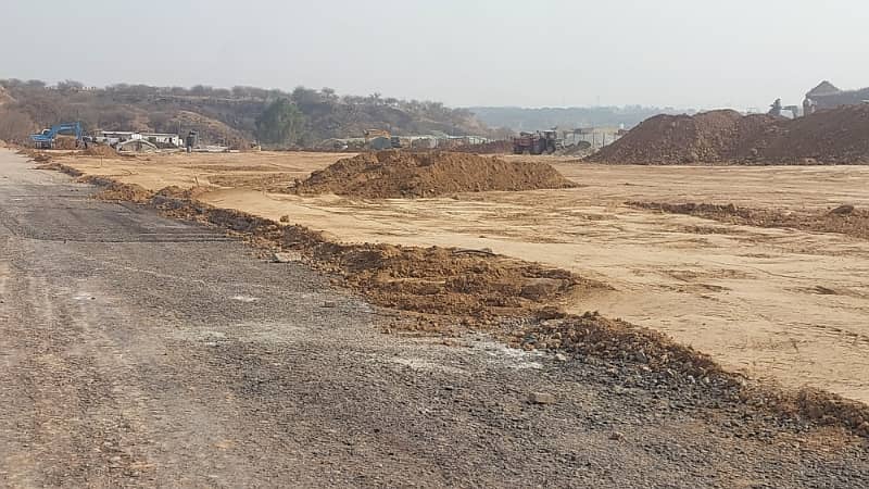 10 Marla Plot on Installments | Possessionable | Level & Solid Land | Bahria Town Phase 8 K Block | 60 Lac Total

                                                            alt=