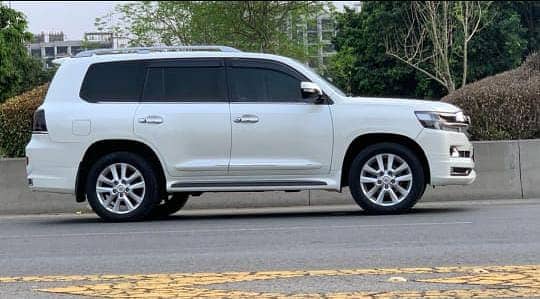 Rent a Car in Lahore | Prado, V8, Audi, Yaris, Corolla, BRV, limousine

                                                            alt=