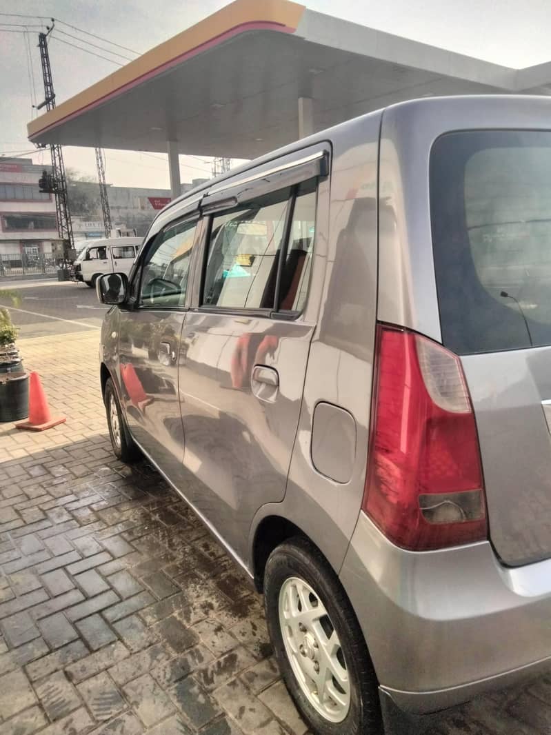 side shawar Total janion good condition urgent sale room pack ha

                                                            alt=