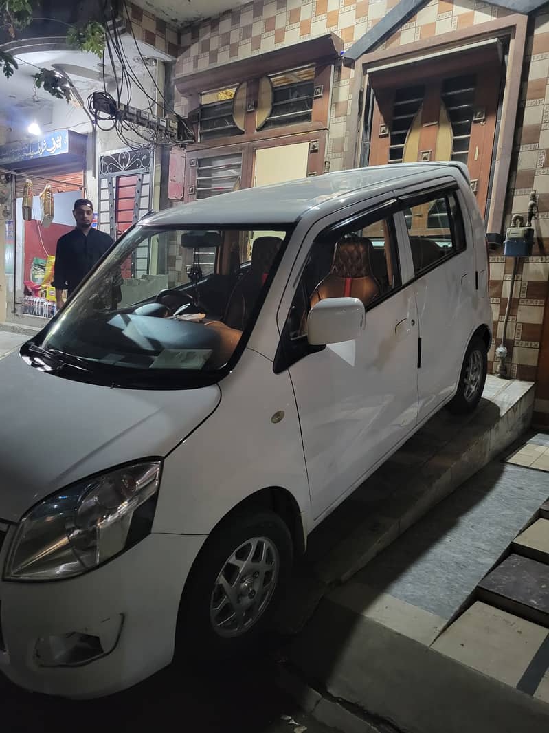 Suzuki Wagon R VXl

                                                            alt=