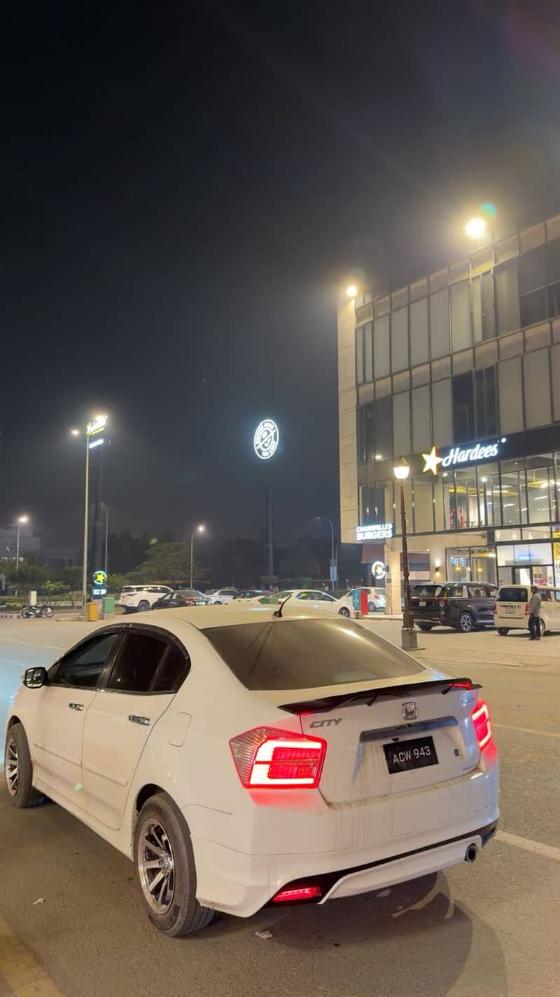 Self Drive Car Rental - Parado, KIA Sportage, Land Cruiser, Revo, Vigo

                                                            alt=