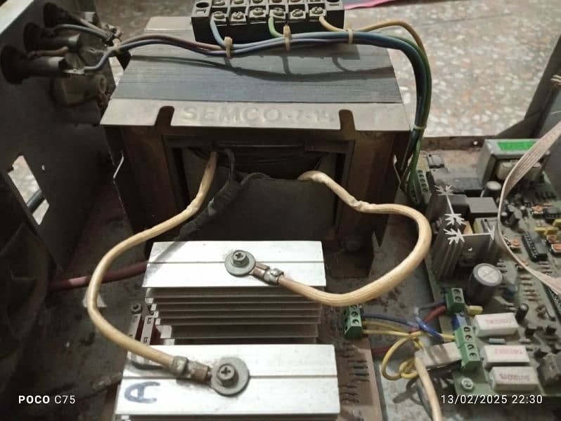 Electro Tech UPS 1000 Watts

                                                            alt=