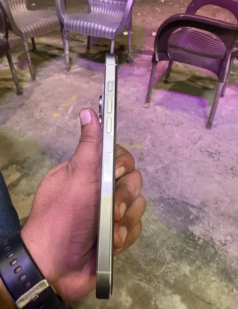 iphone 16pro max jv 256gb

                                                            alt=