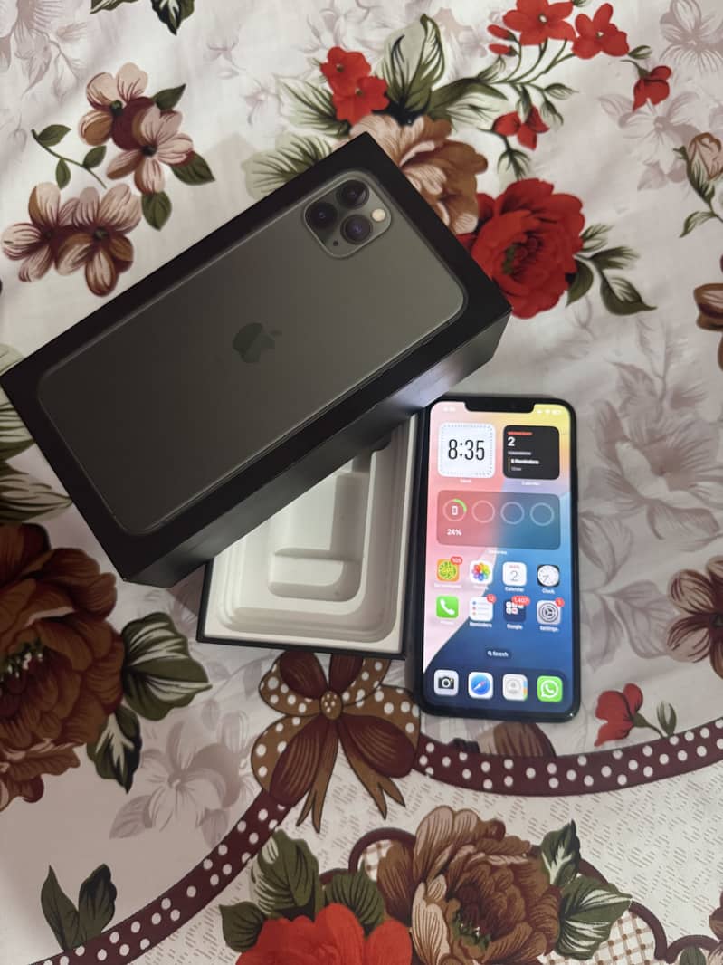 iphone 11 pro max factory unlock non pta with box,charger ,cable

                                                            alt=
