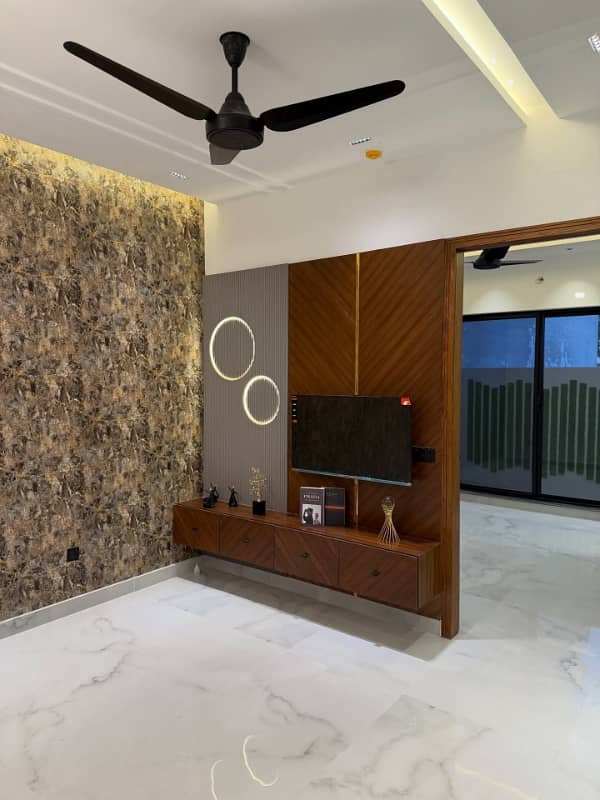 3 Years Installment Plan Luxury 5 Marla Brand New House In Park View City Lahore

                                                            alt=