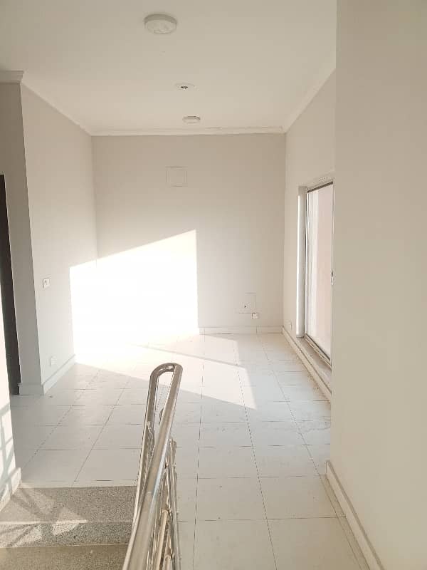 08 MARLA HOUSE AVAILABLE FOR RENT

                                                            alt=