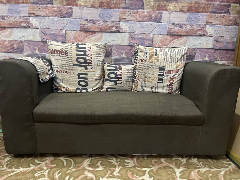 Couch

                                                            alt=