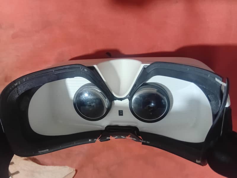 samsung VR Glasses

                                                            alt=