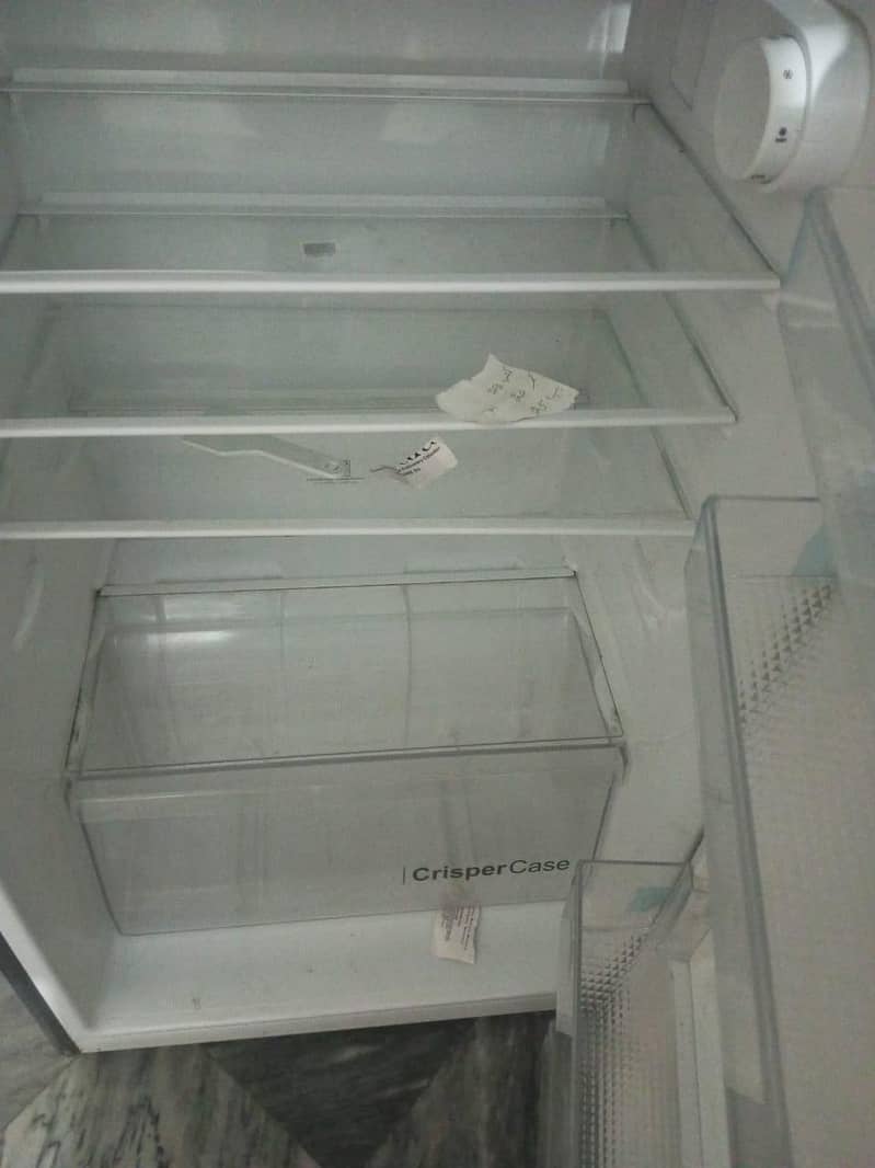 dawlence refrigerator in very good condition just 3 month used

                                                            alt=