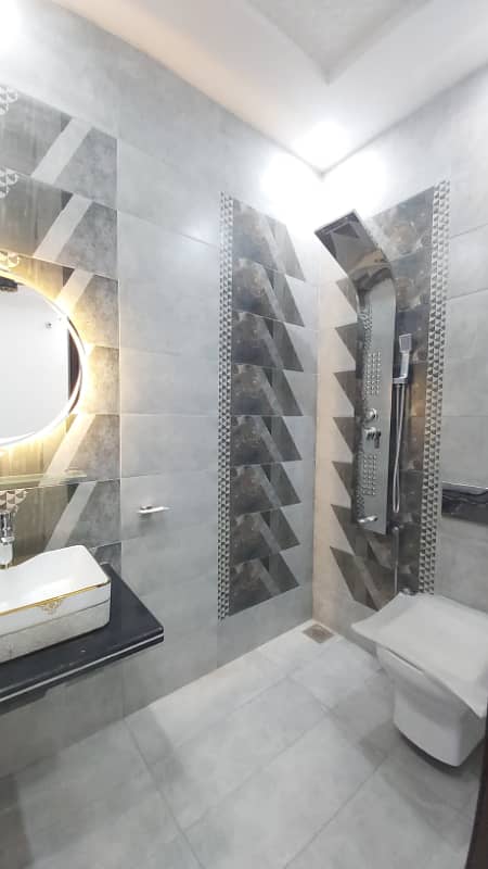 3 Marla Triple Story House For Sale In Union Green Society

                                                            alt=