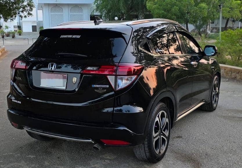 Honda vezel z sensing white enterior  2015/2019

                                                            alt=