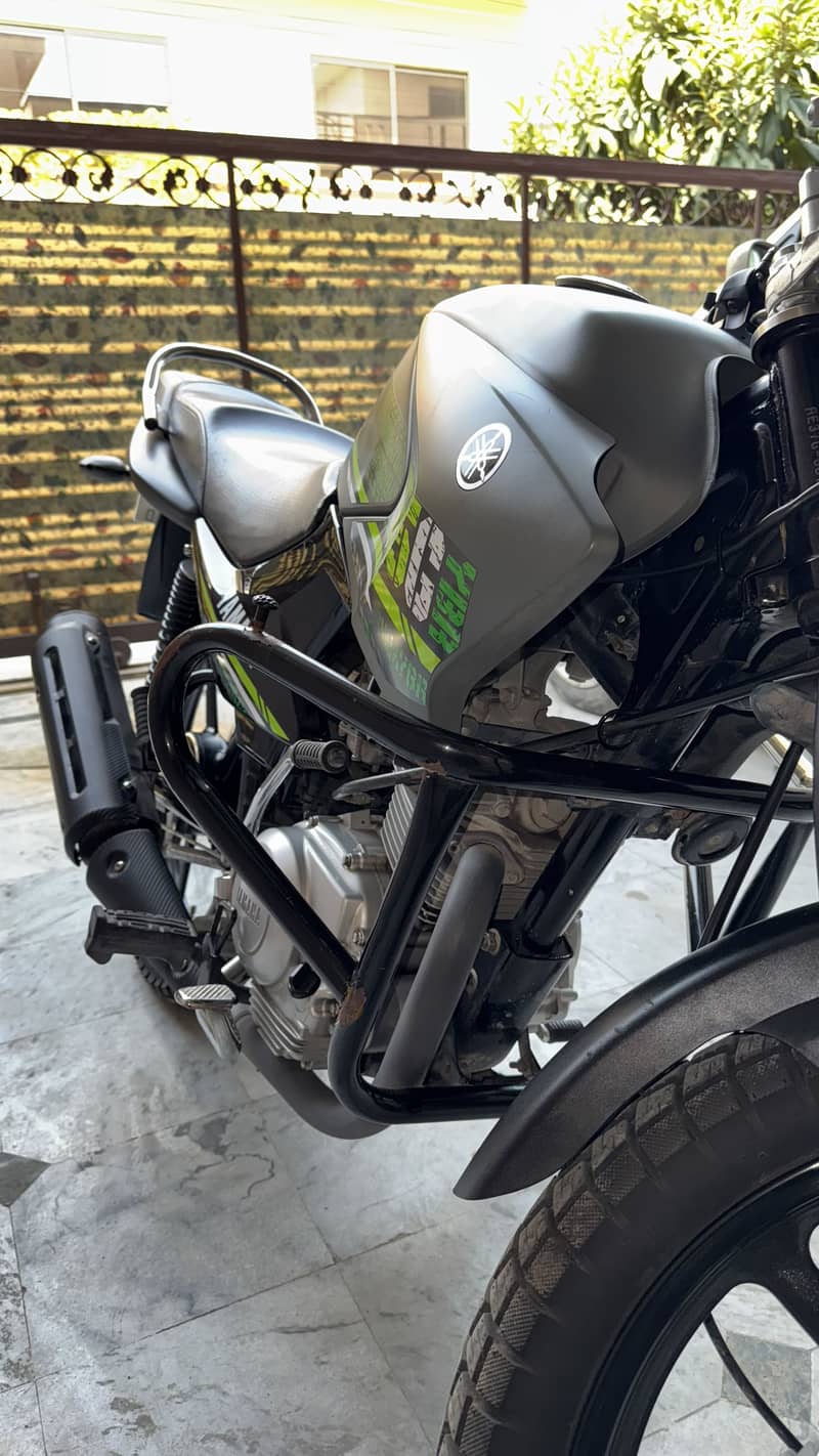 Yamaha YBR 125G | Model 2023 | Call + WhatsApp 0347-8063152

                                                            alt=