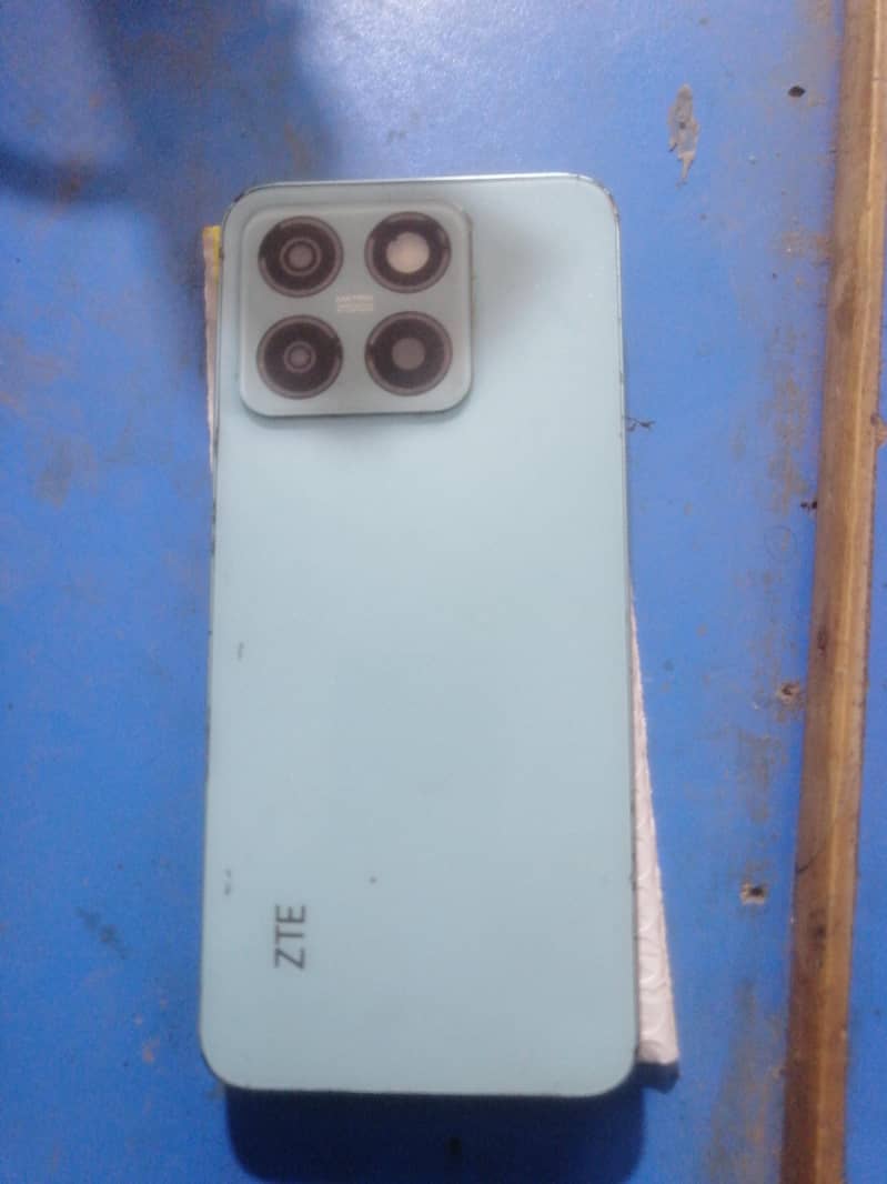 touch broken camera not working box avaliable

                                                            alt=