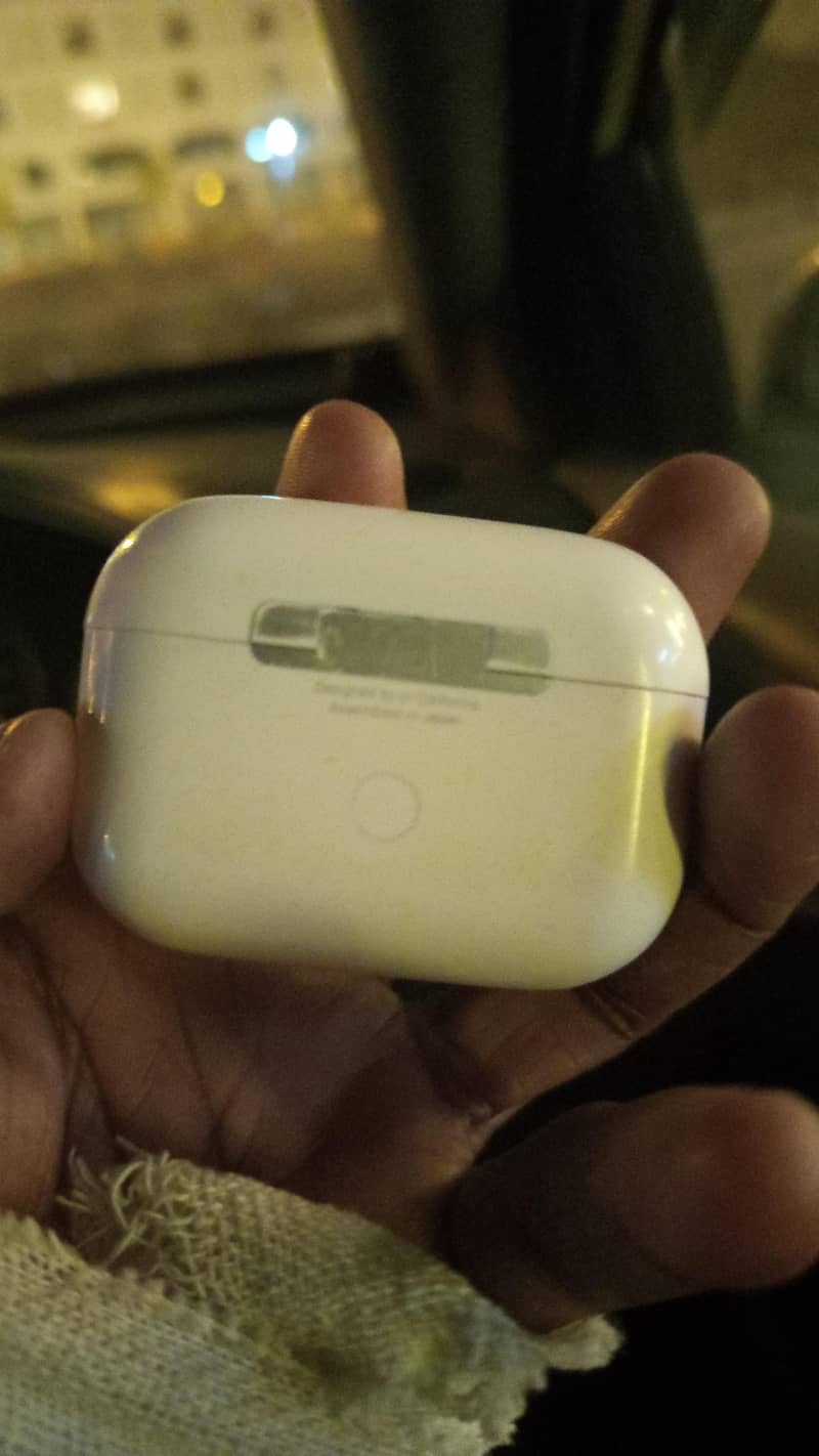 apple airpods

                                                            alt=