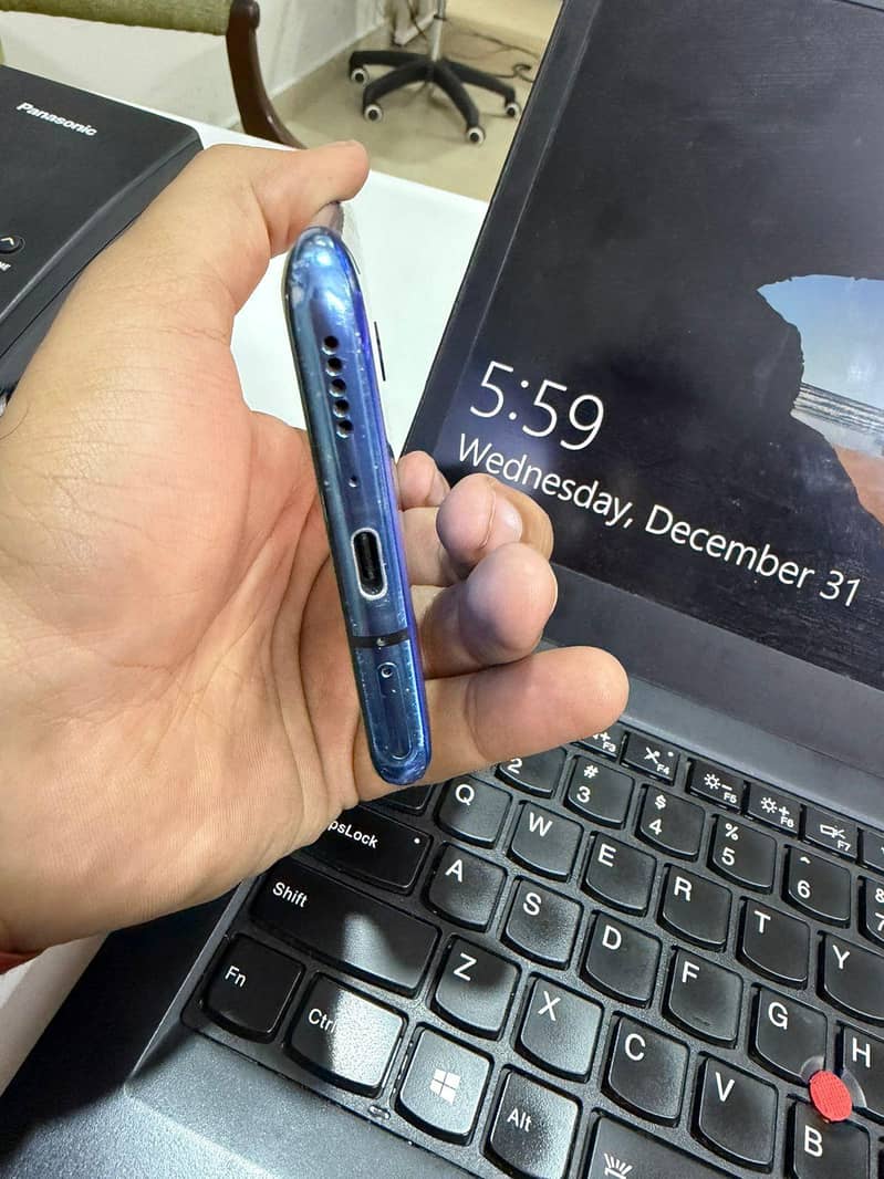 Oneplus 7t pro 8gb , 256 gb, ram extandable. Back break. Screen all ok

                                                            alt=