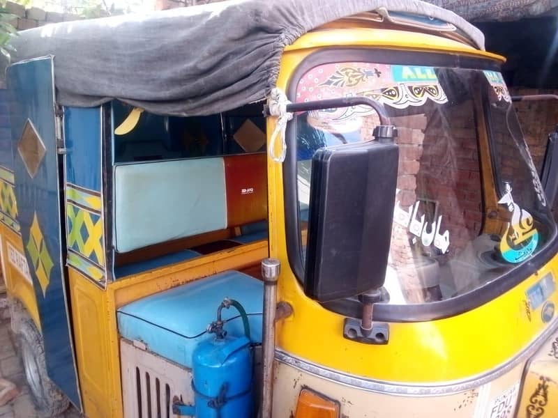 Tezraftar auto Rikshaw for sale

                                                            alt=