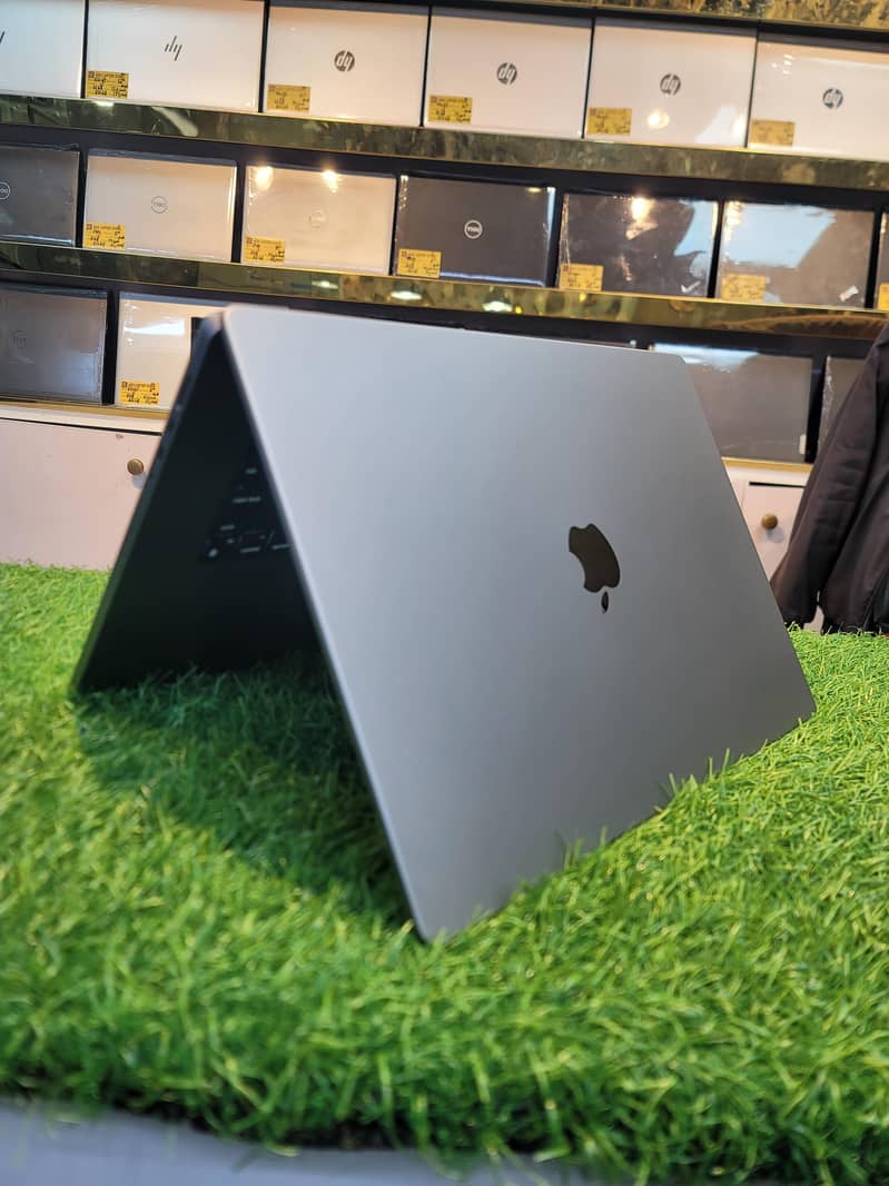 MACBOOK PRO | M1 2021 | 16GB RAM 1TB SSD (16INCH) | Fresh imported

                                                            alt=