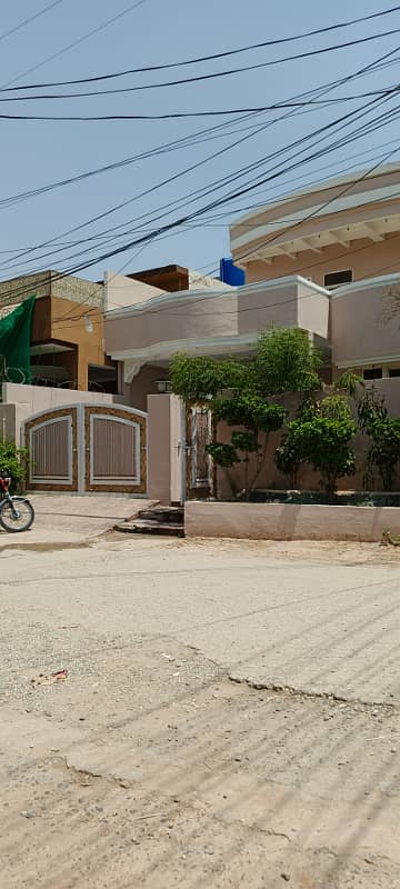 10 Marla Luxury Lawn Double Storey Prime Location Security System House

                                                            alt=