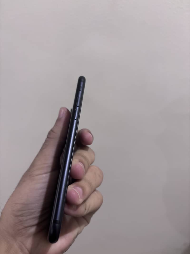 Iphone 7

                                                            alt=