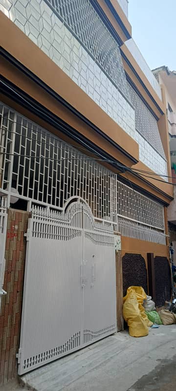 Sady 5mrla luxury dbl story mkn 2gais 2bjli mtr prime loction

                                                            alt=