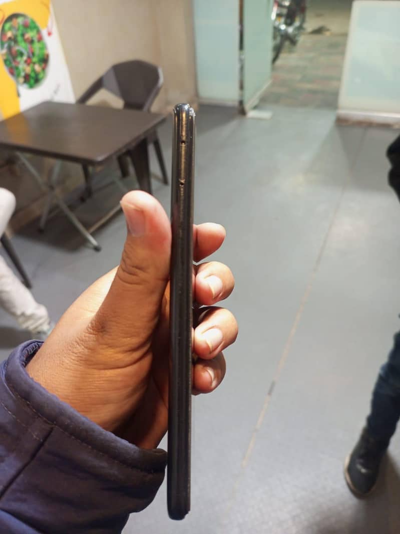 Tecno spark 8pro  argent sale all ok

                                                            alt=