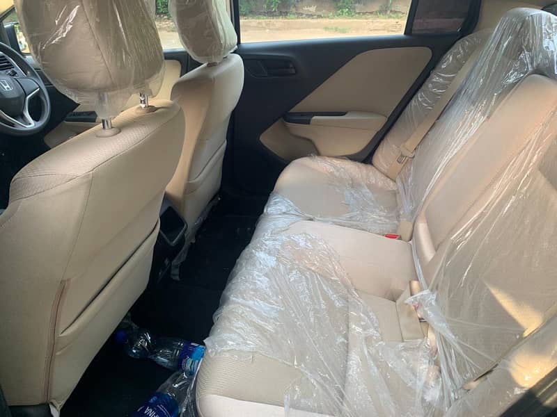 Honda city just like new

                                                            alt=