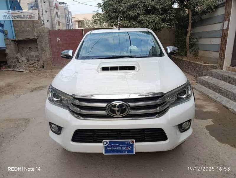 Toyota Hilux Revo V 2017

                                                            alt=