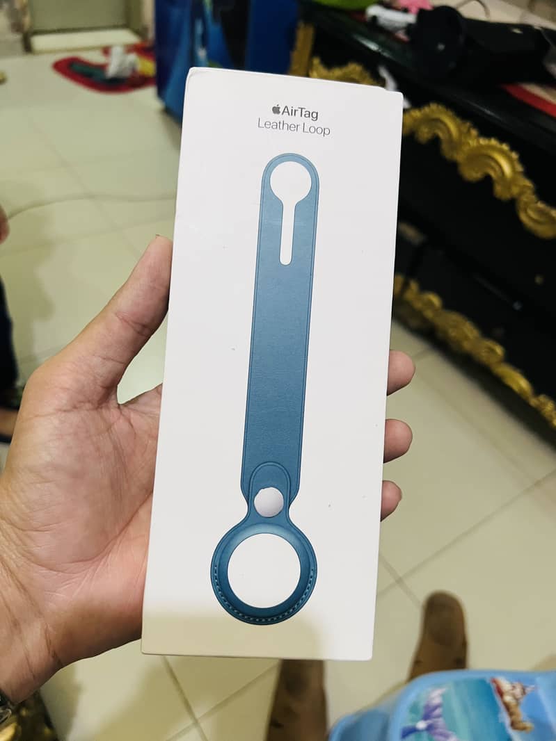 Apple Leather AirTag Loop – Original – Green – With Box

                                                            alt=