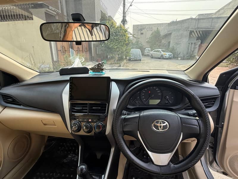 Toyota Yaris Sedan GLI VVTI 1.3

                                                            alt=