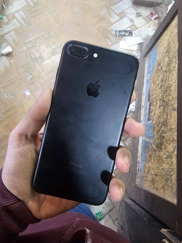 iphone 7 Plus 32GB seald all ok

                                                            alt=
