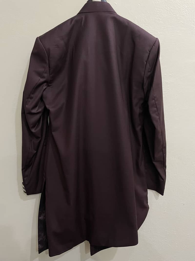 Stylish maroon prince coat

                                                            alt=