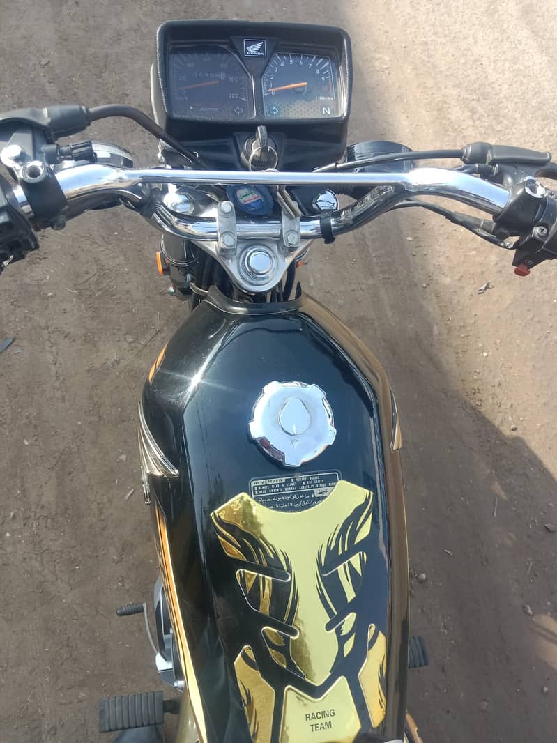 Honda CG 125S Gold Edition 2024/25 elf Start | 5-Speed | Excellent Con

                                                            alt=