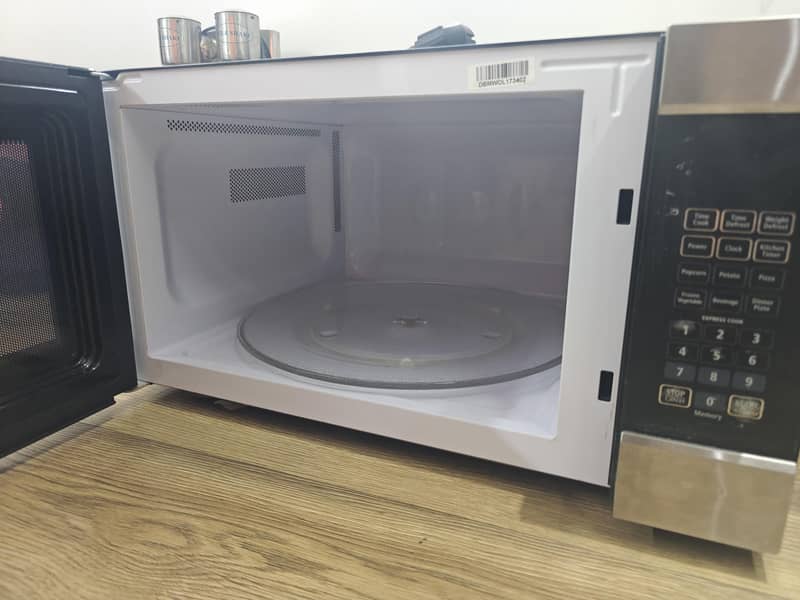 ONE MONTH USED MICROWAVE

                                                            alt=