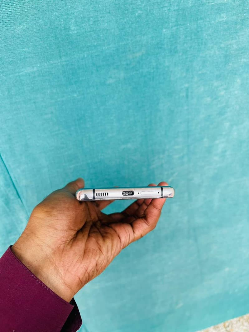 Samsung Galaxy S21 Ultra

                                                            alt=