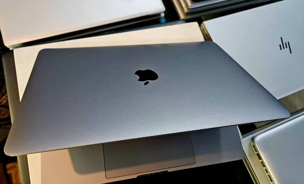 MacBook Pro 13 inch Retina 8gb 256gb Excellent New Year Offer

                                                            alt=