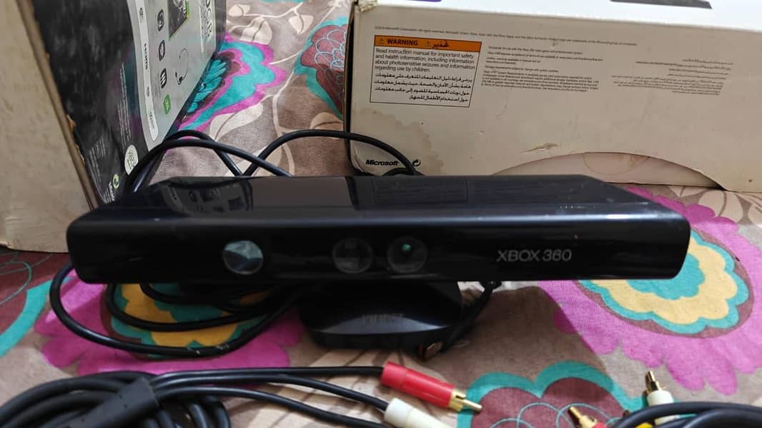 xbox 360 slim  JTAG RGH x 2 please read ad

                                                            alt=