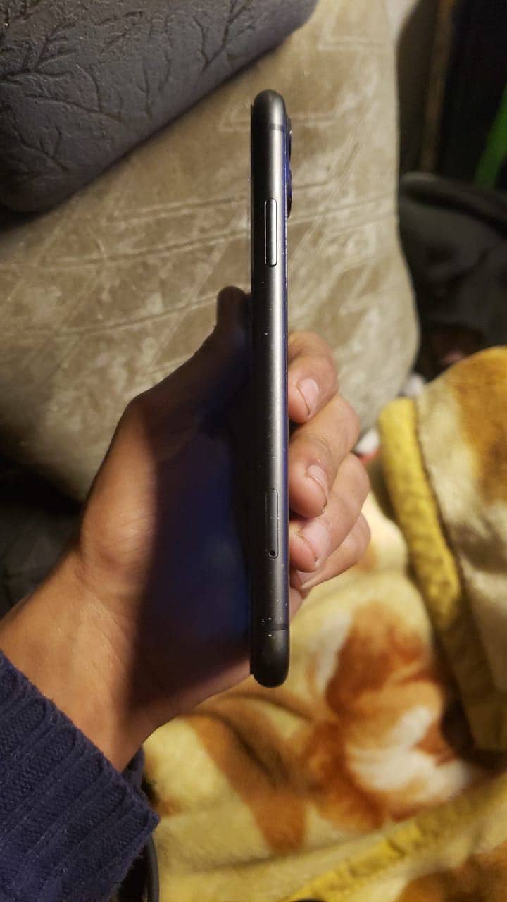 Iphone 11 non Pta

                                                            alt=