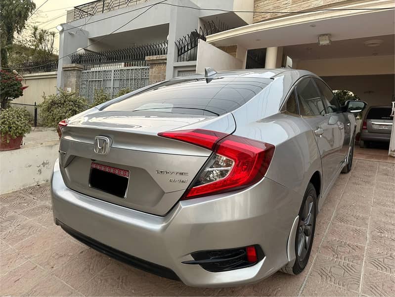 Honda Civic Oriel 2019 UG Original Facelift Honda Maintained

                                                            alt=