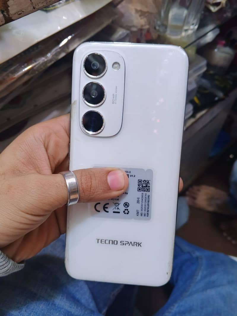 Tecno

                                                            alt=