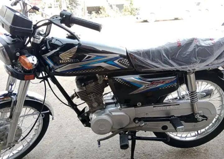 Honda 125 CG model 2009 me WhatsApp 03, 25, 74, 12,097

                                                            alt=