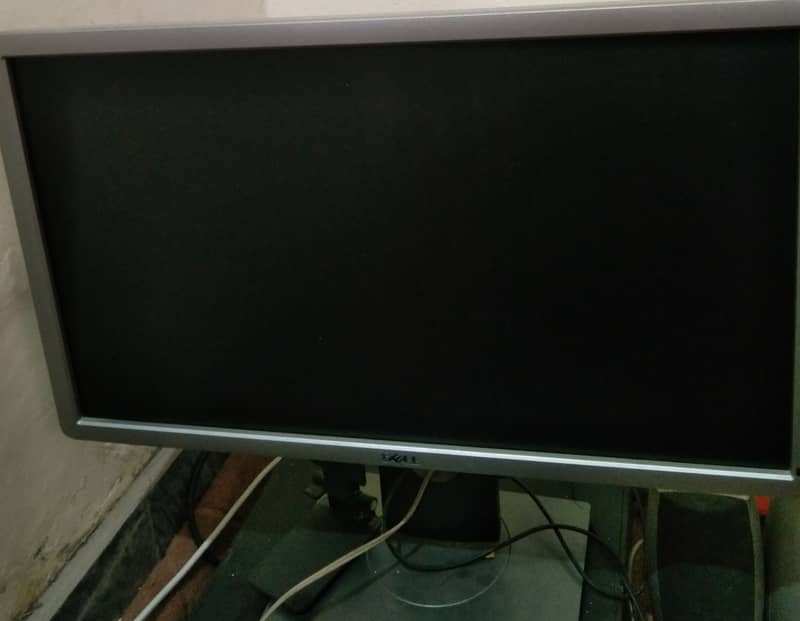 Dell 24 Inch LCD Screen

                                                            alt=
