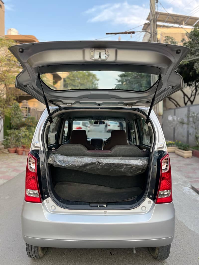 Wagon R VXL

                                                            alt=