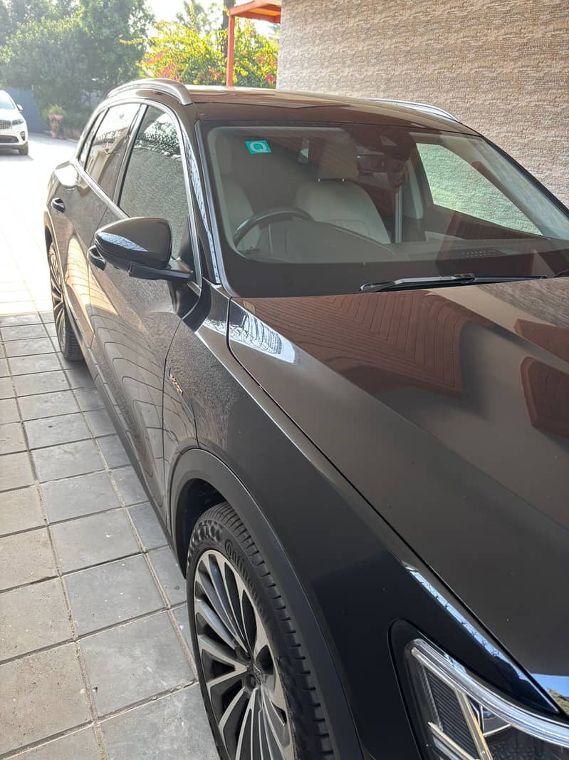 Audi e-tron 50 quattro 230 kW 2020

                                                            alt=