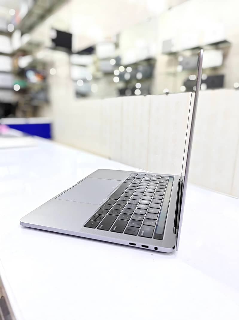 Apple MacBook Pro 2019  A1989 | Core i7 2.8GHz | 16GB RAM | 256GB SSD

                                                            alt=