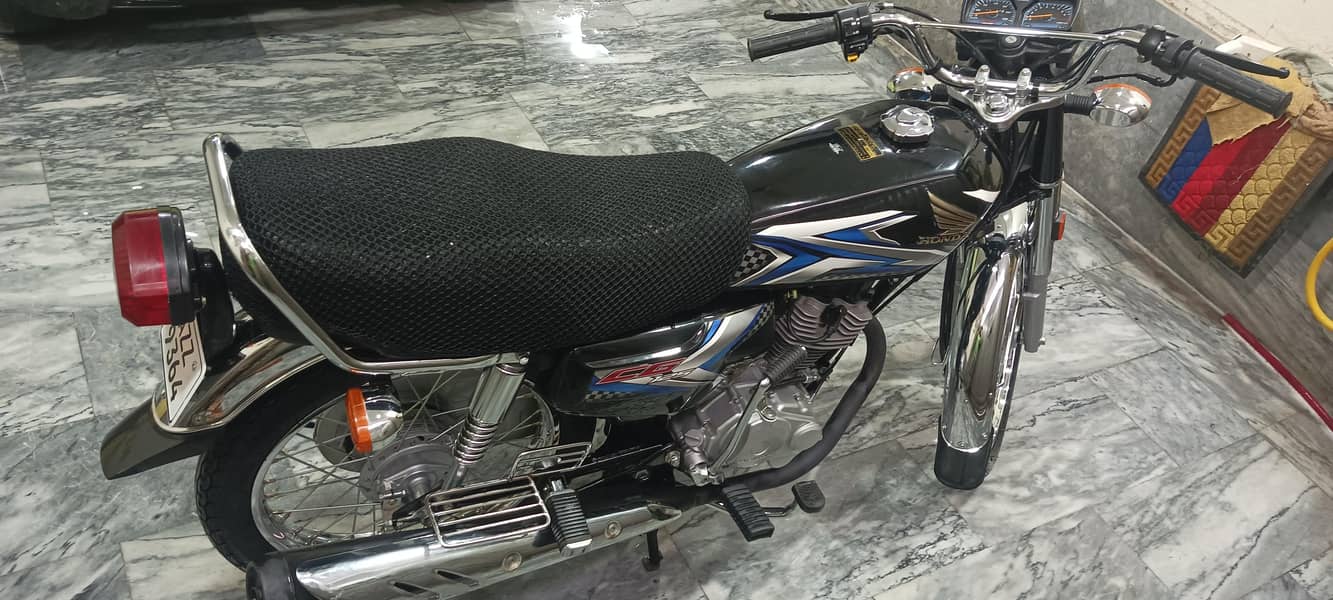 Honda CG 125  | Model 2025 | Honda In Bikes | Total New

                                                            alt=