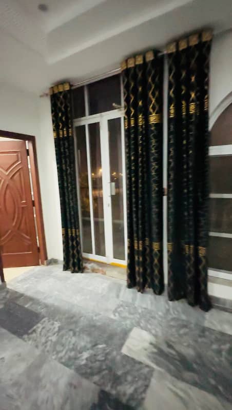 Single Bed Apartment Available For Rent

                                                            alt=